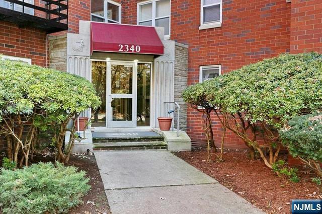 Foto del edificio - 2340 Linwood Ave