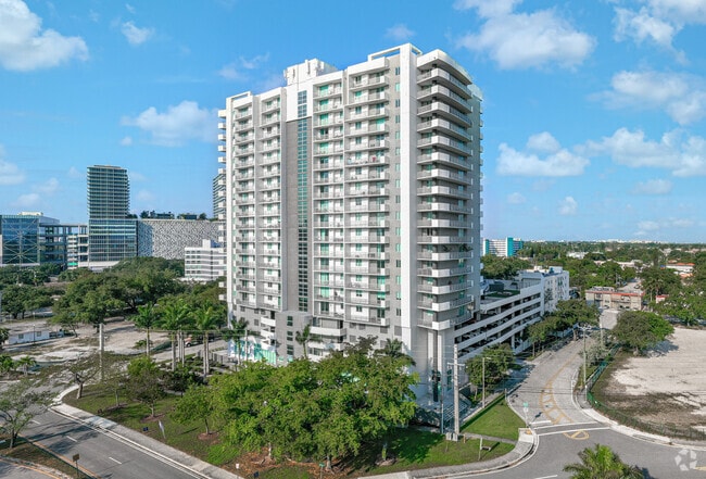 Building Photo - Modera Skylar