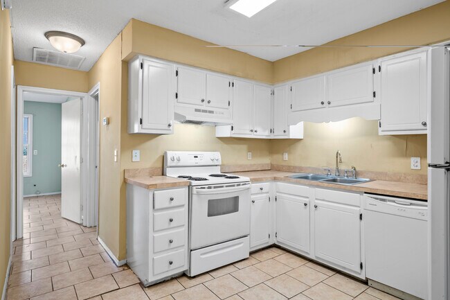 Foto del edificio - 2231 Woodridge Ln