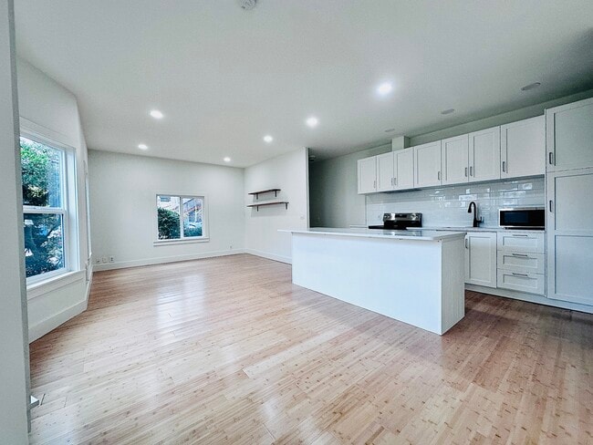 Photo - 1401 N 36th St Apartments