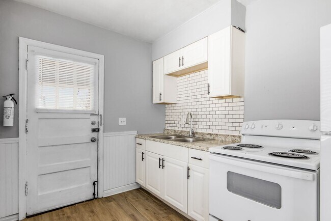 Building Photo - 364 S Chase Ave