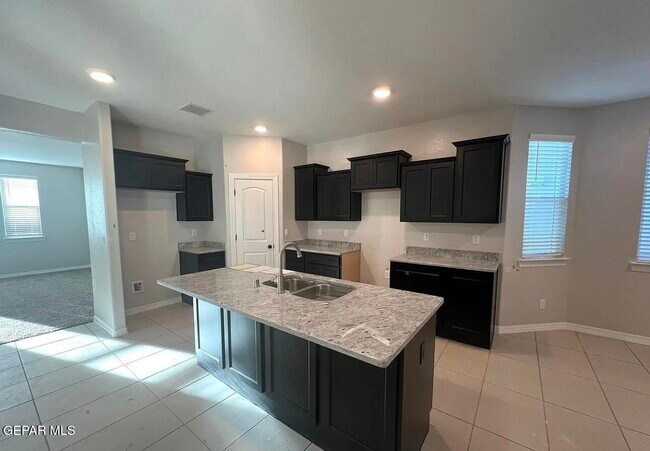 Foto del edificio - 5849 Dalhart Dr