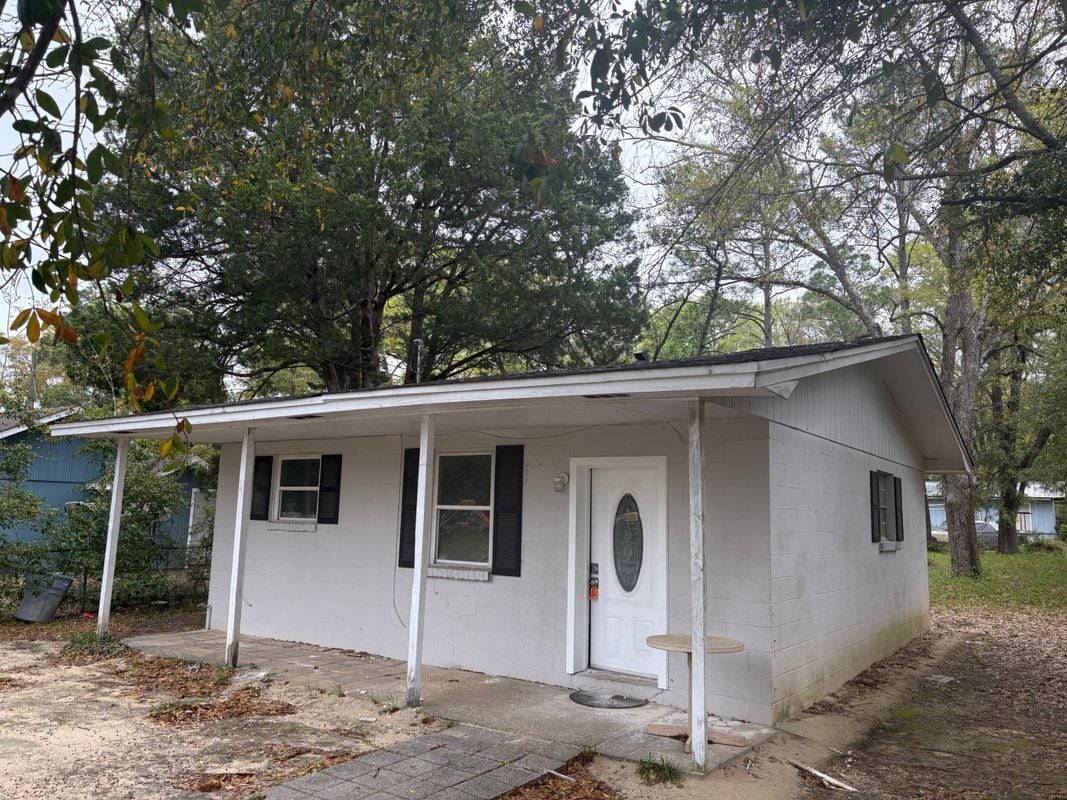Primary Photo - 650 Blakely Ave