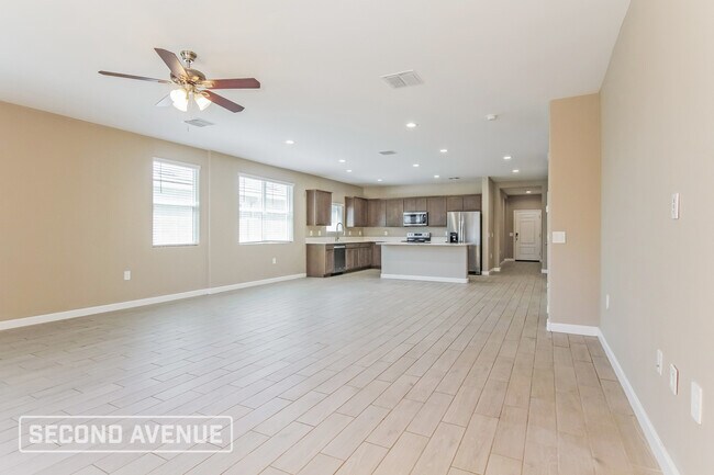 Foto del edificio - 24024 W Watkins St