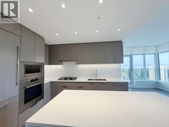 Photo du bâtiment - 6138 Birney Ave