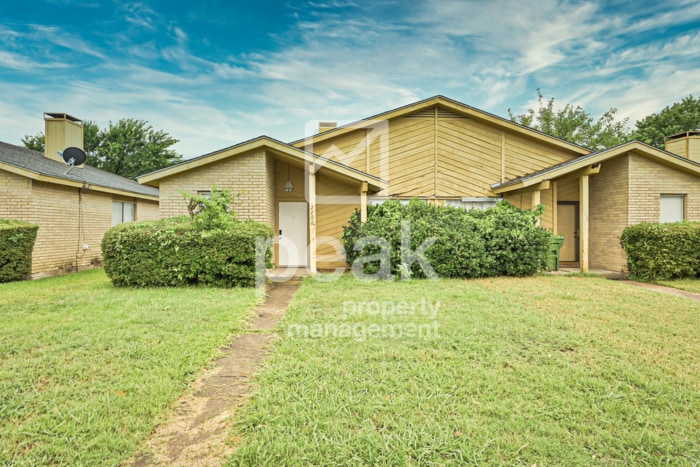 Foto principal - $1,475! 2/Bed1.5Bath duplex in Arlington! Apply by 12/10 to Save $300!