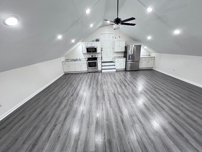 Foto del edificio - 404 E 18th St