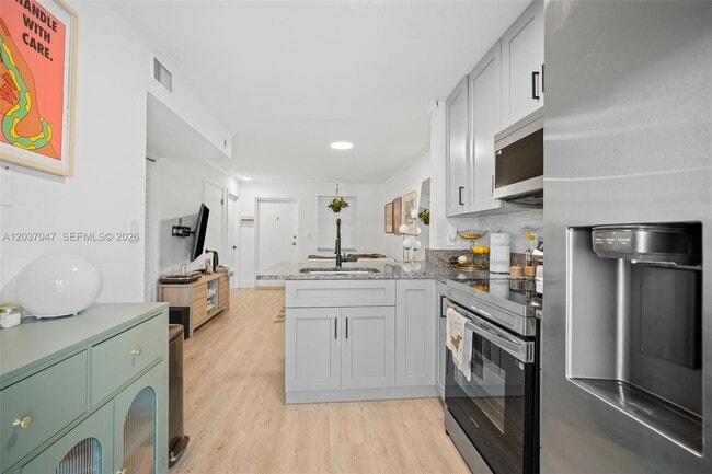 Foto del edificio - 2575 SW 27th Ave