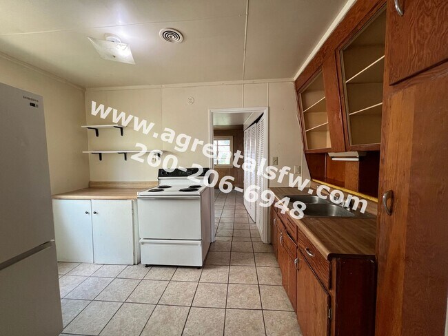 Building Photo - 3 Bedroom House- Section 8 ok!