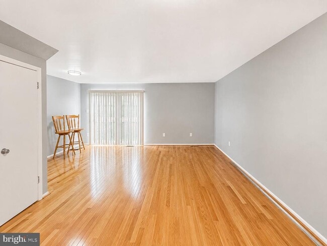 Building Photo - 3811 Glenview Terrace