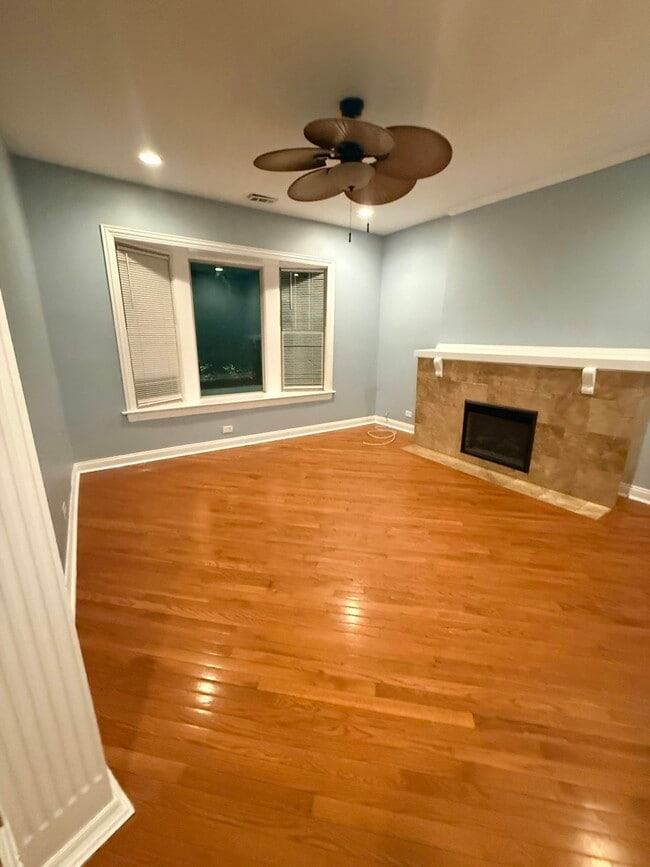 Building Photo - 7942 S Harvard Ave