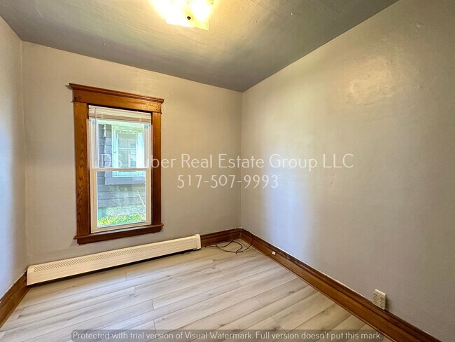 Building Photo - 1122 Bement Street Lansing, MI 48912