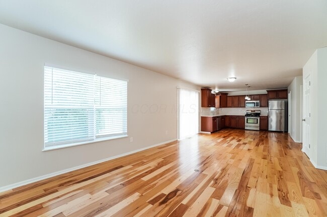 Foto del edificio - 180 Cherry Tree Ln
