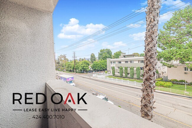 Building Photo - 4651 Cahuenga Blvd