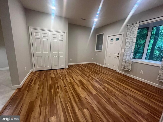Building Photo - 104 Tulip Ave