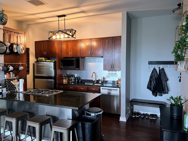 Foto del edificio - 1621 South Halsted St
