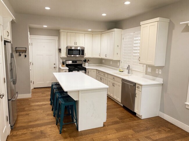 Foto del edificio - 3474 Wade Ln