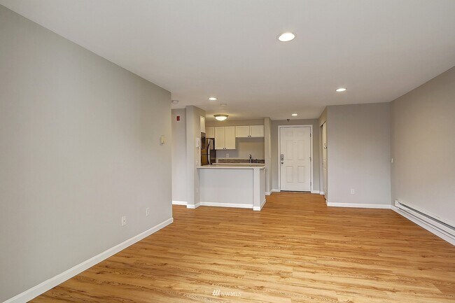 Building Photo - 1124 N 92nd St
