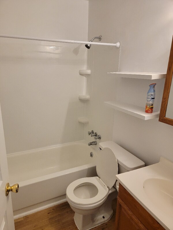 Foto del edificio - 647 Walden Ct