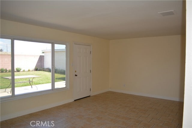 Building Photo - 1402 Stevely Ave