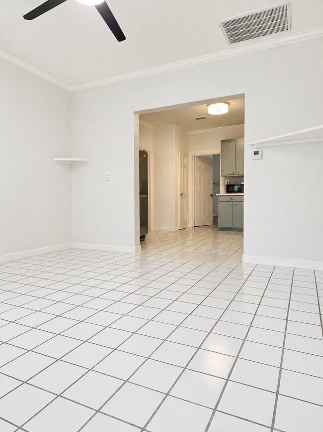 Foto del edificio - 6637 Avenue T