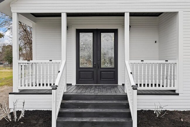 Foto del edificio - 2212 Clay Ave