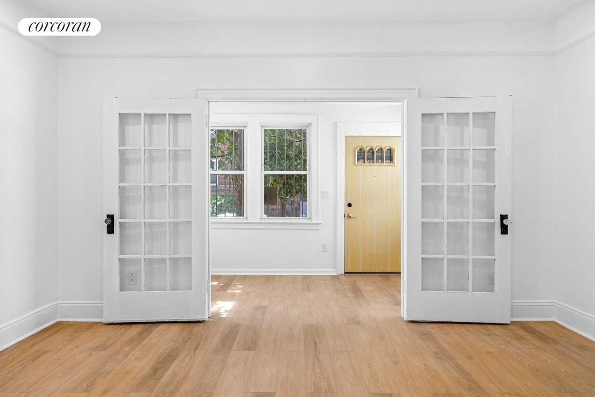 Foto principal - 43-07 60th St
