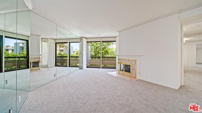 Building Photo - 2112 Century Park Ln