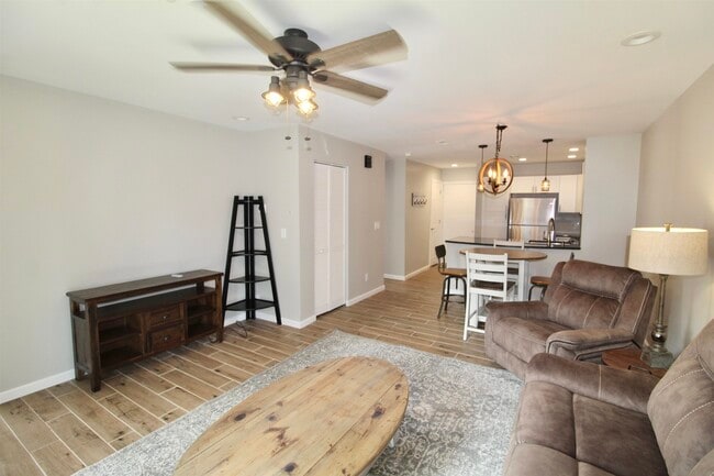 Foto del edificio - 1360 Hunters Rd