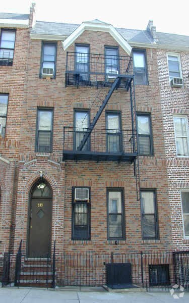 Primary Photo - 935 42nd St