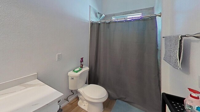 Foto del edificio - 5123 Tipton St