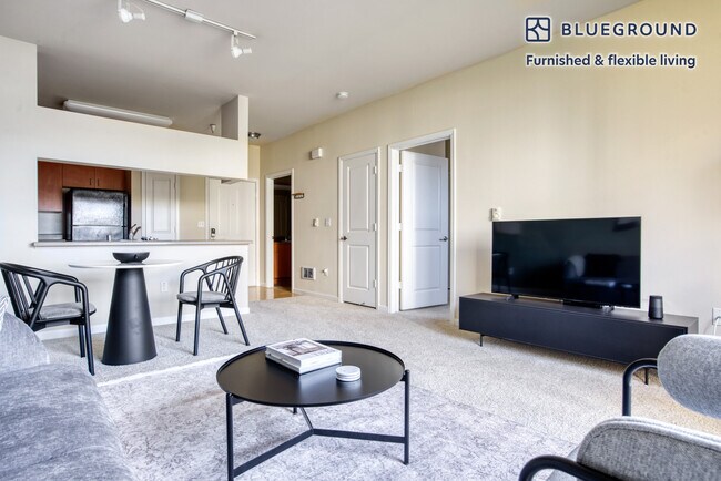 Foto del edificio - 100 McLellan Drive