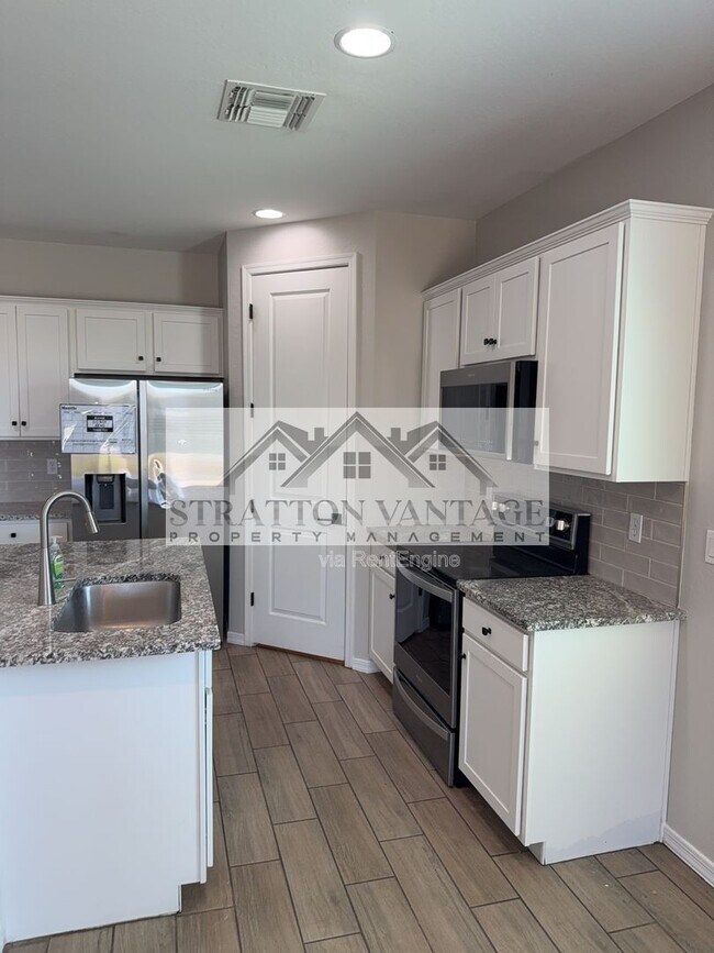 Foto del edificio - 36005 W San Clemente Ave