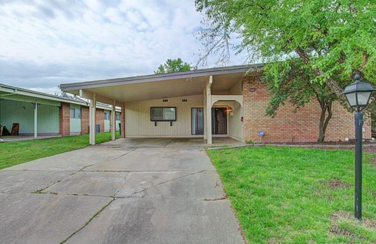 Foto principal - 48th Pl Duplex