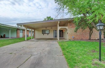 Building Photo - 3608 E 48th Pl