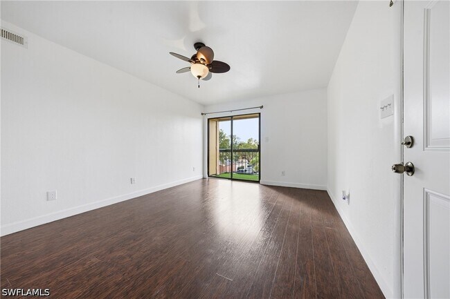 Building Photo - 2925 Winkler Ave