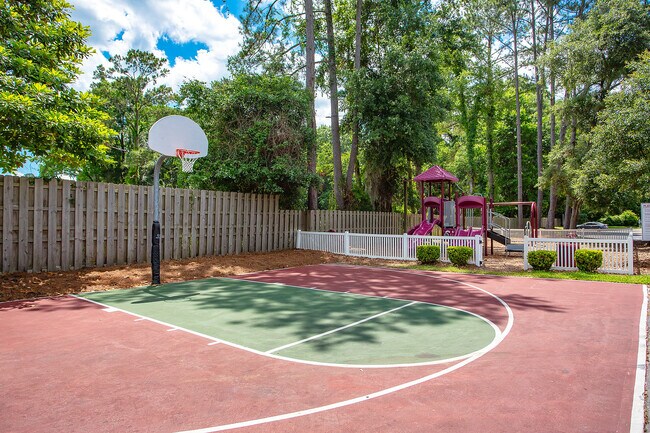 Foto del edificio - Huntington Lakes Apartments