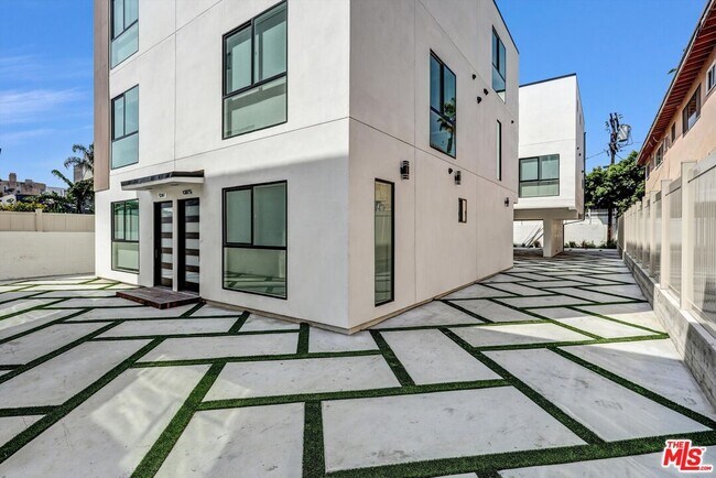 Foto del edificio - 1305 N Sycamore Ave