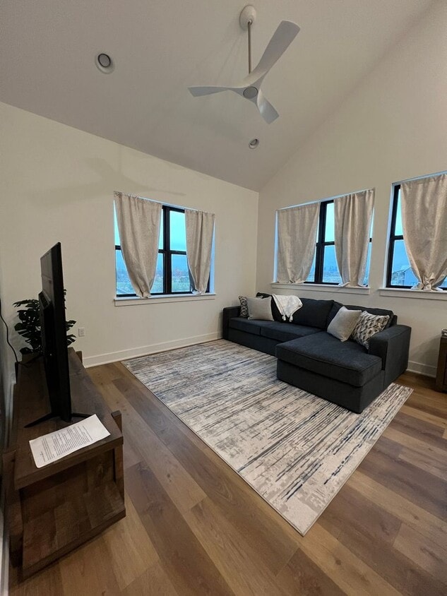 Foto principal - 3511 Cepeda St