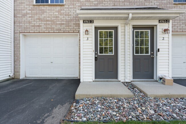 Building Photo - 4961 Emmit Dr N
