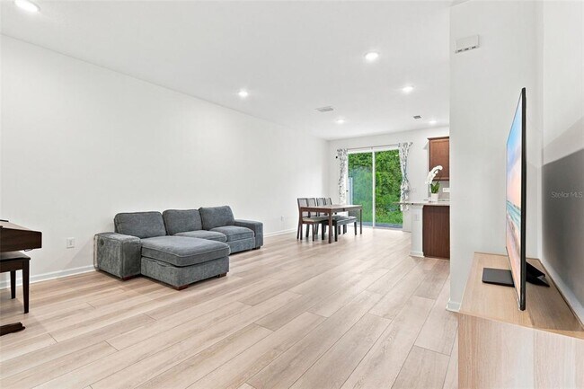 Foto del edificio - 932 Spring Palms Lp