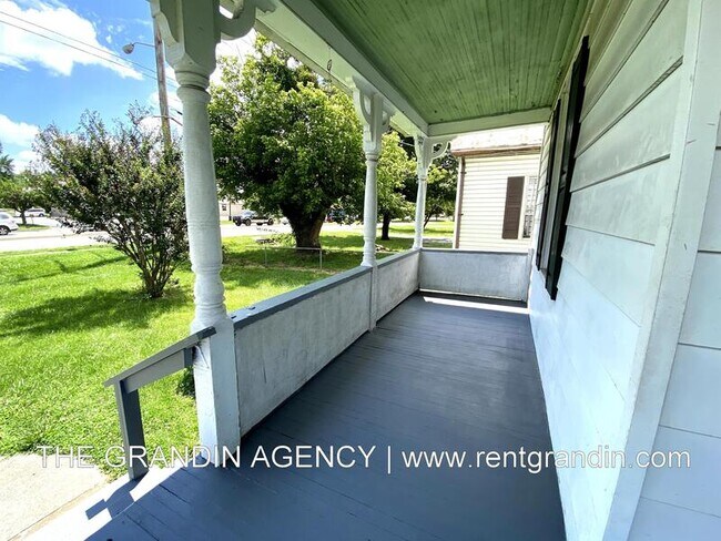 Foto del edificio - 909 13th St SE