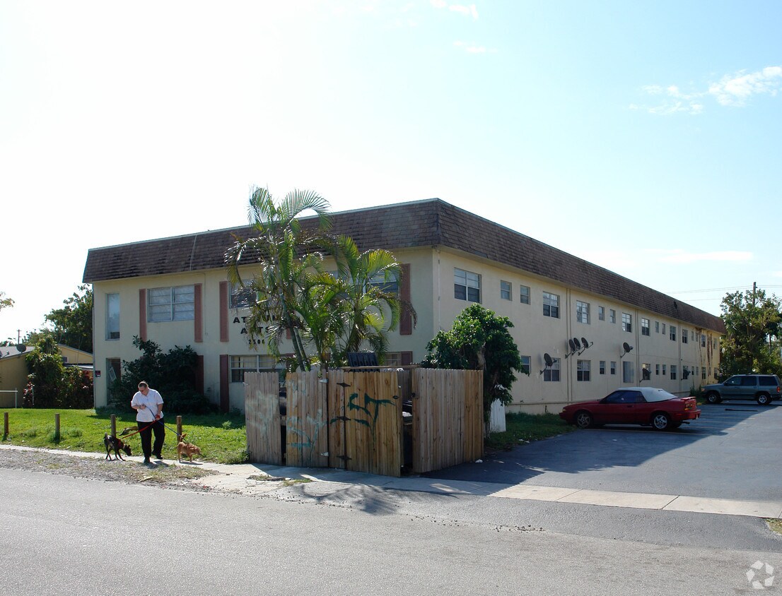 Primary Photo - 2506 Pierce St