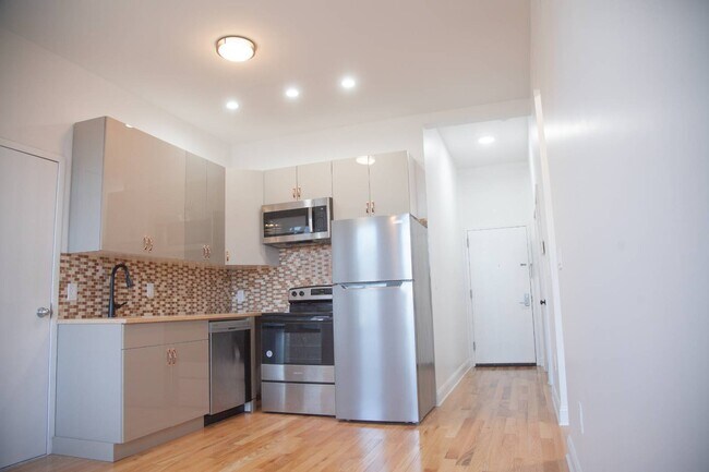 Foto del edificio - 1271 Fulton St