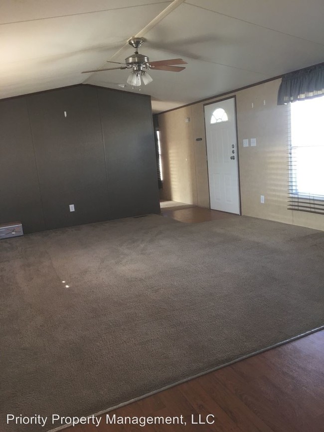 Building Photo - 3 br, 2 bath House - 303 Sierra Circle