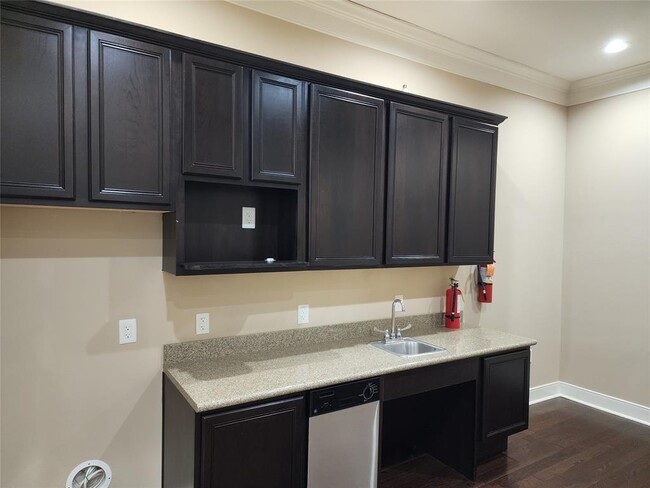 Building Photo - 4501 Cartwright Rd