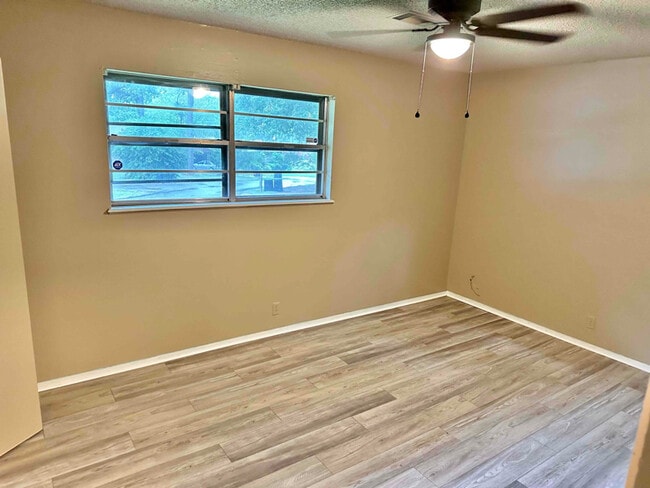 Building Photo - 508 Mustang Dr