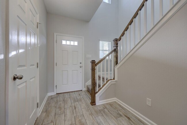 Building Photo - Single Family Home