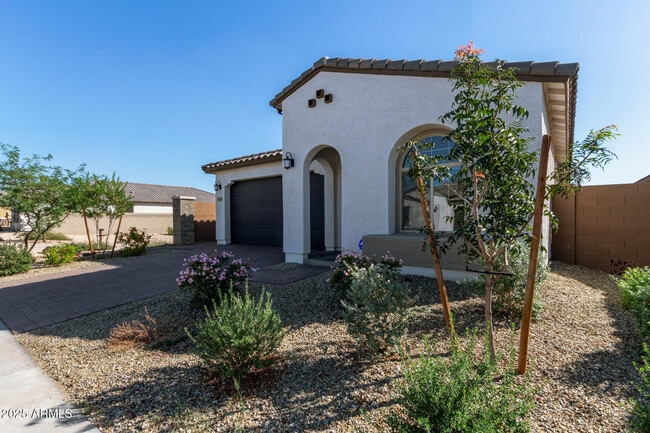 Foto del edificio - 11207 W Luxton Ln