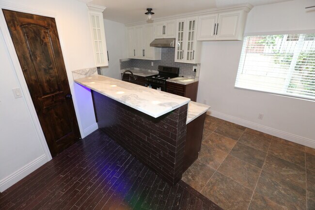 Foto del edificio - 4767 Don Zarembo Dr